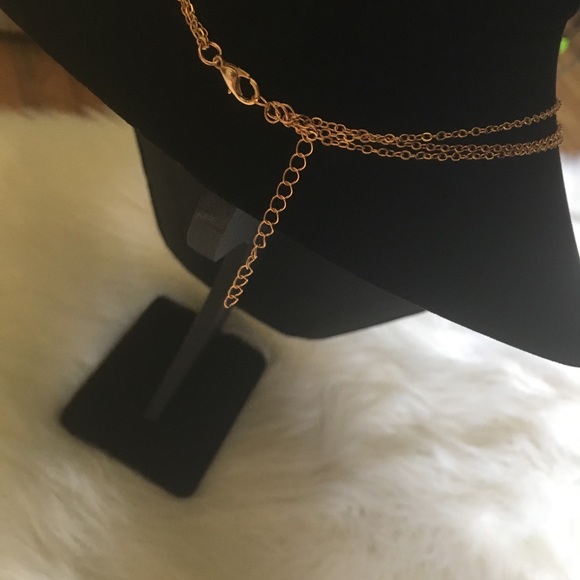 Super trendy multilayer Gold tone necklace - Picture 6 of 7